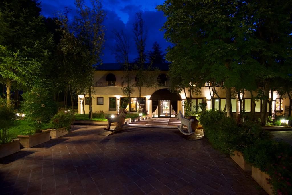 Casa Vissani Hotel Baschi Bagian luar foto